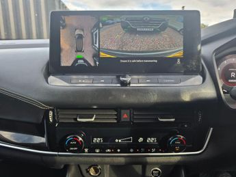 Nissan Qashqai 1.3 DIG-T MHEV N-Connecta XTRON Euro 6 (s/s) 5dr
