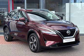 Nissan Qashqai 1.3 DIG-T (140ps) N-Connecta [Glass Roof]