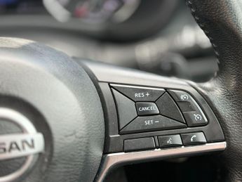 Nissan Juke 1.0 DIG-T N-Connecta DCT Auto Euro 6 (s/s) 5dr