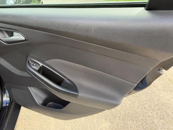 Ford Focus 1.6 Titanium Powershift Euro 5 5dr