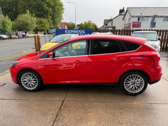 Ford Focus 1.6 Zetec Navigator Powershift Euro 5 5dr