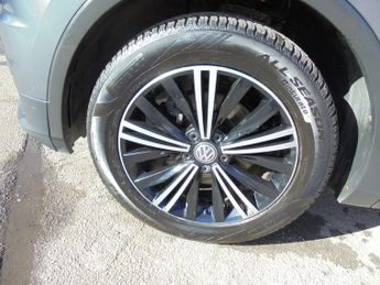 Volkswagen Tiguan 2.0 TDI SE Navigation DSG 4Motion Euro 6 (s/s) 5dr