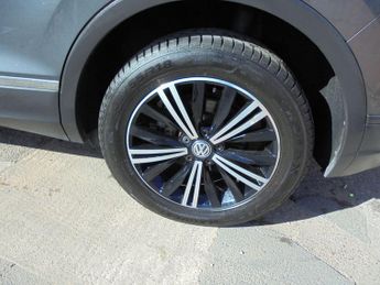 Volkswagen Tiguan 2.0 TDI SE Navigation DSG 4Motion Euro 6 (s/s) 5dr