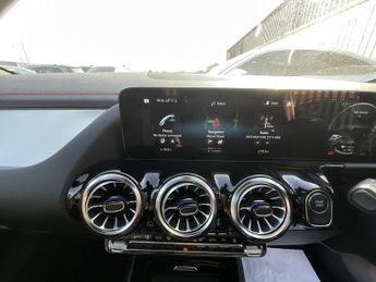 Mercedes-Benz Eqa 300 AMG LINE 4MATIC