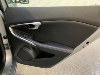 Volvo V40 2.0 D2 Inscription Auto Euro 6 (s/s) 5dr