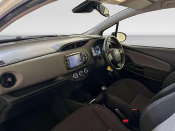 Toyota Yaris 1.5 VVT-i Icon Hatchback 5dr Petrol Manual Euro 6 (111 ps)