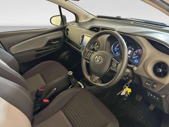 Toyota Yaris 1.5 VVT-i Icon Hatchback 5dr Petrol Manual Euro 6 (111 ps)