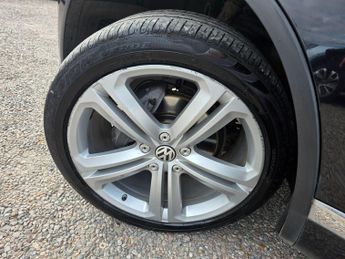Volkswagen Touareg 3.0 TDI V6 BlueMotion Tech R-Line Tiptronic 4WD Euro 6 (s/s) 5dr