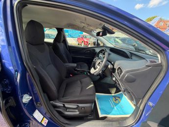 Toyota Prius 1.8 VVT-h Business Edition Plus Hatchback 5dr Petrol Hybrid CVT 