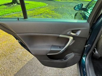 Vauxhall Insignia 2.0 CDTi SRi Auto Euro 5 5dr