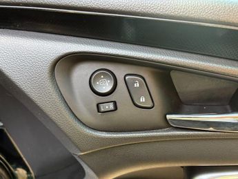 Vauxhall Insignia 2.0 CDTi SRi Auto Euro 5 5dr