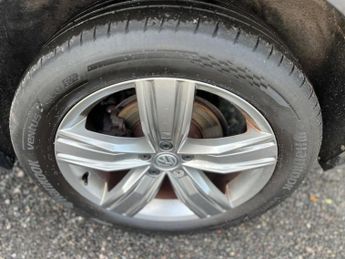 Volkswagen Tiguan 2.0 TDI SEL DSG 4Motion Euro 6 (s/s) 5dr