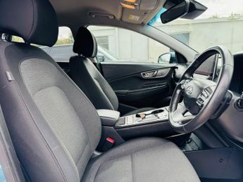 Hyundai KONA 64kWh Premium Auto 5dr (7kW Charger)