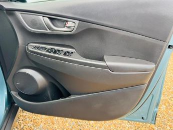 Hyundai KONA 64kWh Premium Auto 5dr (7kW Charger)