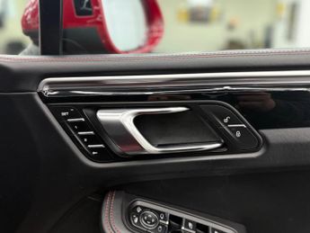 Porsche Macan 3.0 V6 S PDK 4WD Euro 6 (s/s) 5dr