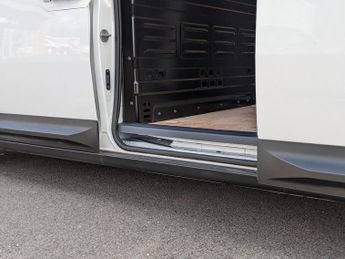 Kia PV5 Standard Range 51.5kWh Essential Cargo Panel Van Auto L2 H1 5dr 