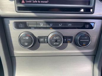 Volkswagen Golf 1.2 TSI BlueMotion Tech S DSG Euro 5 (s/s) 5dr