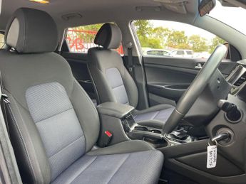 Hyundai TUCSON 1.7 CRDi Blue Drive SE Nav DCT Euro 6 (s/s) 5dr