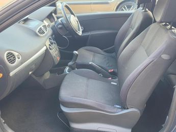 Renault Clio 1.4 16v Dynamique 3dr