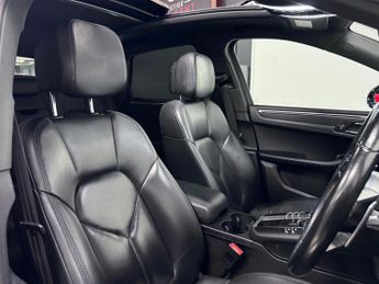 Porsche Macan 2.0T SUV 5dr Petrol PDK 4WD Euro 6 (s/s) (245 ps)