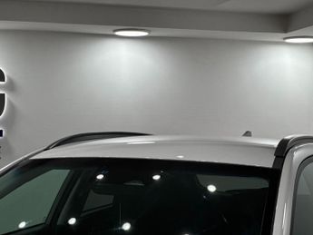 Hyundai KONA 64kWh Premium Auto 5dr (10.5kW Charger)