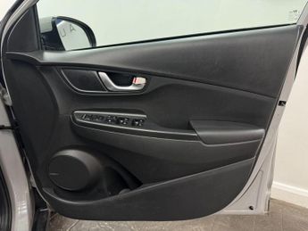 Hyundai KONA 64kWh Premium Auto 5dr (10.5kW Charger)