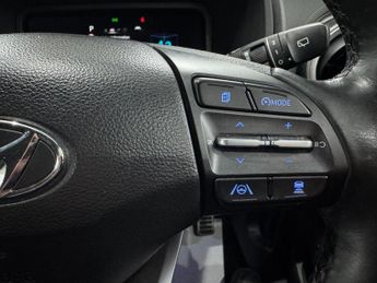 Hyundai KONA 64kWh Premium Auto 5dr (10.5kW Charger)