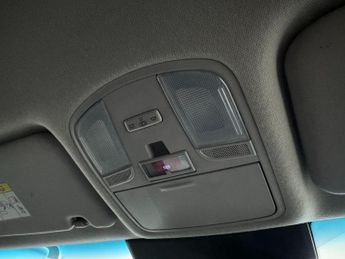 Hyundai KONA 64kWh Premium Auto 5dr (10.5kW Charger)