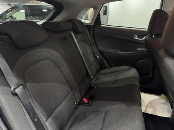 Hyundai KONA 64kWh Premium Auto 5dr (10.5kW Charger)