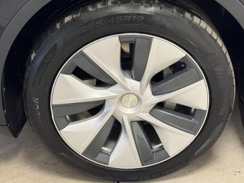 Tesla Model Y (Dual Motor) Long Range Auto 4WDE 5dr
