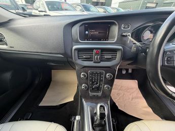 Volvo V40 2.0 D2 Momentum Nav Plus Euro 6 (s/s) 5dr