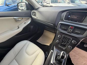Volvo V40 2.0 D2 Momentum Nav Plus Euro 6 (s/s) 5dr