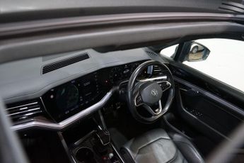 Volkswagen Touareg 3.0 TDI V6 Black Edition SUV 5dr Diesel Tiptronic 4Motion Euro 6