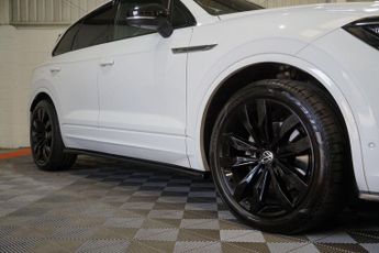 Volkswagen Touareg 3.0 TDI V6 Black Edition SUV 5dr Diesel Tiptronic 4Motion Euro 6