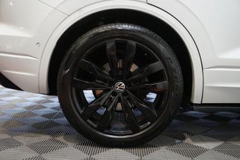 Volkswagen Touareg 3.0 TDI V6 Black Edition SUV 5dr Diesel Tiptronic 4Motion Euro 6