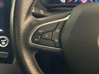 Renault Megane 1.6 E-TECH 9.8kWh RS Line Sport Tourer Auto Euro 6 (s/s) 5dr