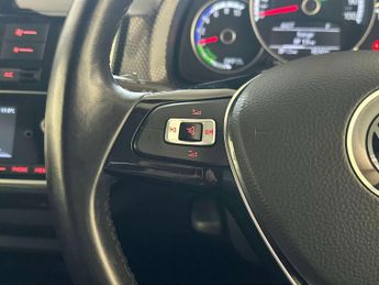 Volkswagen e-up! 36.8kWh e-up! Hatchback 5dr Electric Auto (82 ps)