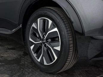 Kia EV6 77.4kWh Air Hatchback 5dr Electric Auto (225 bhp)