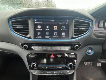 Hyundai IONIQ 1.6 h-GDi 8.9kWh Premium DCT Euro 6 (s/s) 5dr