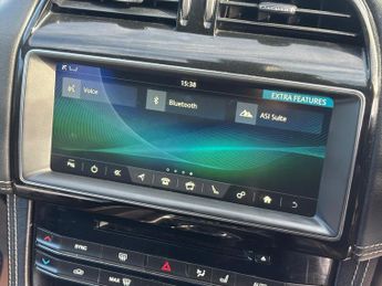Jaguar F-PACE 2.0 D180 R-Sport Auto AWD Euro 6 (s/s) 5dr
