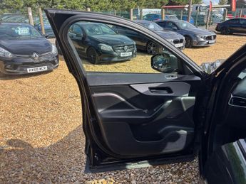 Jaguar F-PACE 2.0 D180 R-Sport Auto AWD Euro 6 (s/s) 5dr