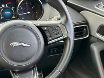 Jaguar F-PACE 2.0 D180 R-Sport Auto AWD Euro 6 (s/s) 5dr