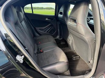 Mercedes-Benz GLA 1.6 GLA180 AMG Line Edition 7G-DCT Euro 6 (s/s) 5dr