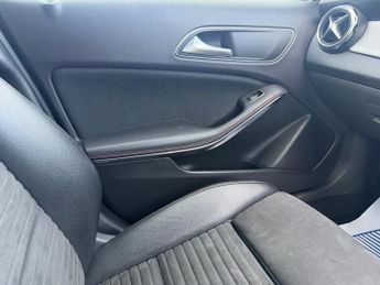 Mercedes-Benz GLA 1.6 GLA180 AMG Line Edition 7G-DCT Euro 6 (s/s) 5dr