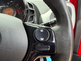 Toyota AYGO 1.0 VVT-i x-play x-shift Euro 5 5dr Euro 5
