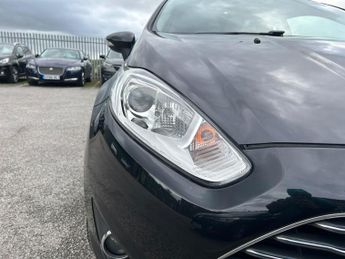 Ford Fiesta 1.0T EcoBoost Zetec Euro 5 (s/s) 3dr
