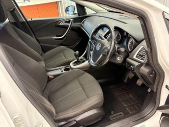 Vauxhall Astra 1.6 16v SRi Euro 5 5dr