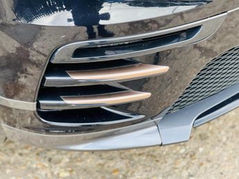 Land Rover Range Rover Velar 2.0 D180 R-Dynamic S Auto 4WD Euro 6 (s/s) 5dr