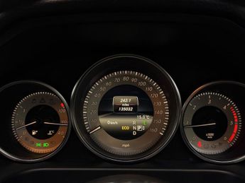 Mercedes-Benz E Class 2.1 E220 CDI AMG Sport G-Tronic+ Euro 5 (s/s) 4dr