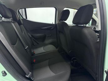 Vauxhall Viva 1.0i SE Euro 6 5dr (a/c)